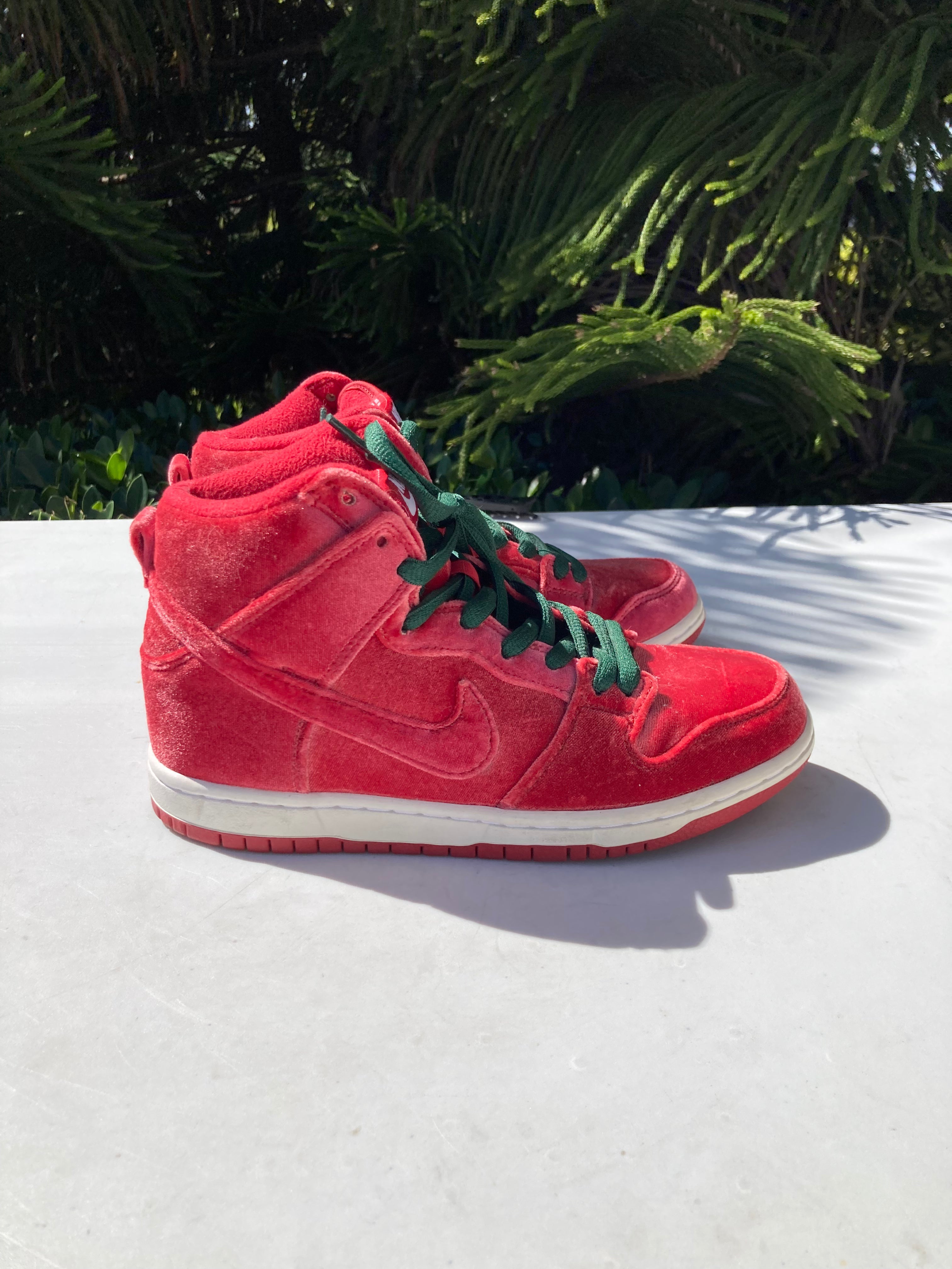 Where are the nike sb dunks high red hotsell velvet being sold