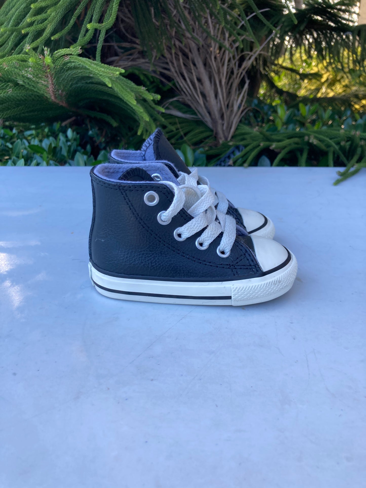 Converse All Stars Chuck Taylor Mid Leather (Toddler Boys)